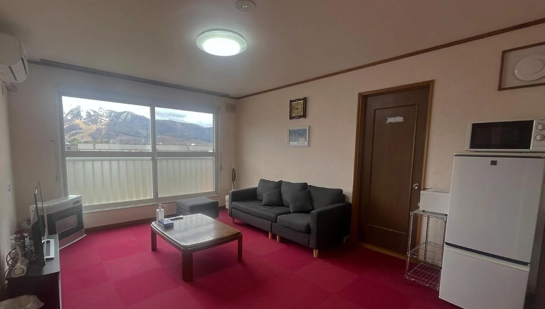 Furano House, 2F Apartment, 3 Bedrooms, Max 8Pp - 6 Adults 2 Kid, Near Jr, Group Travel, Onsite Parking